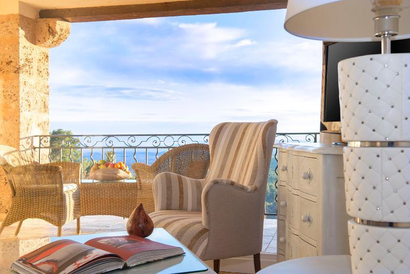 La Bastide De Tourtour Hotel & Spa ภายนอก รูปภาพ