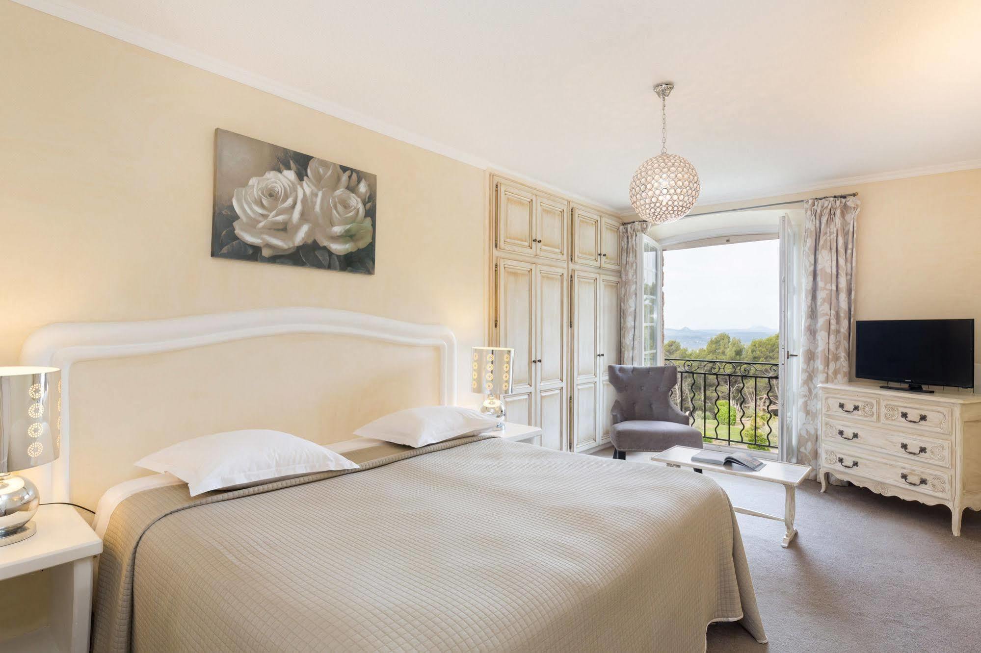 La Bastide De Tourtour Hotel & Spa ภายนอก รูปภาพ