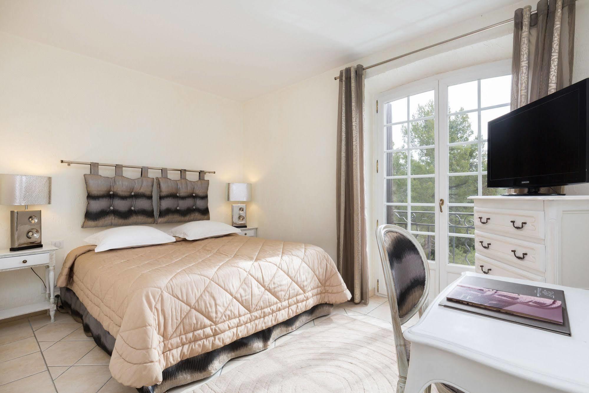 La Bastide De Tourtour Hotel & Spa ภายนอก รูปภาพ